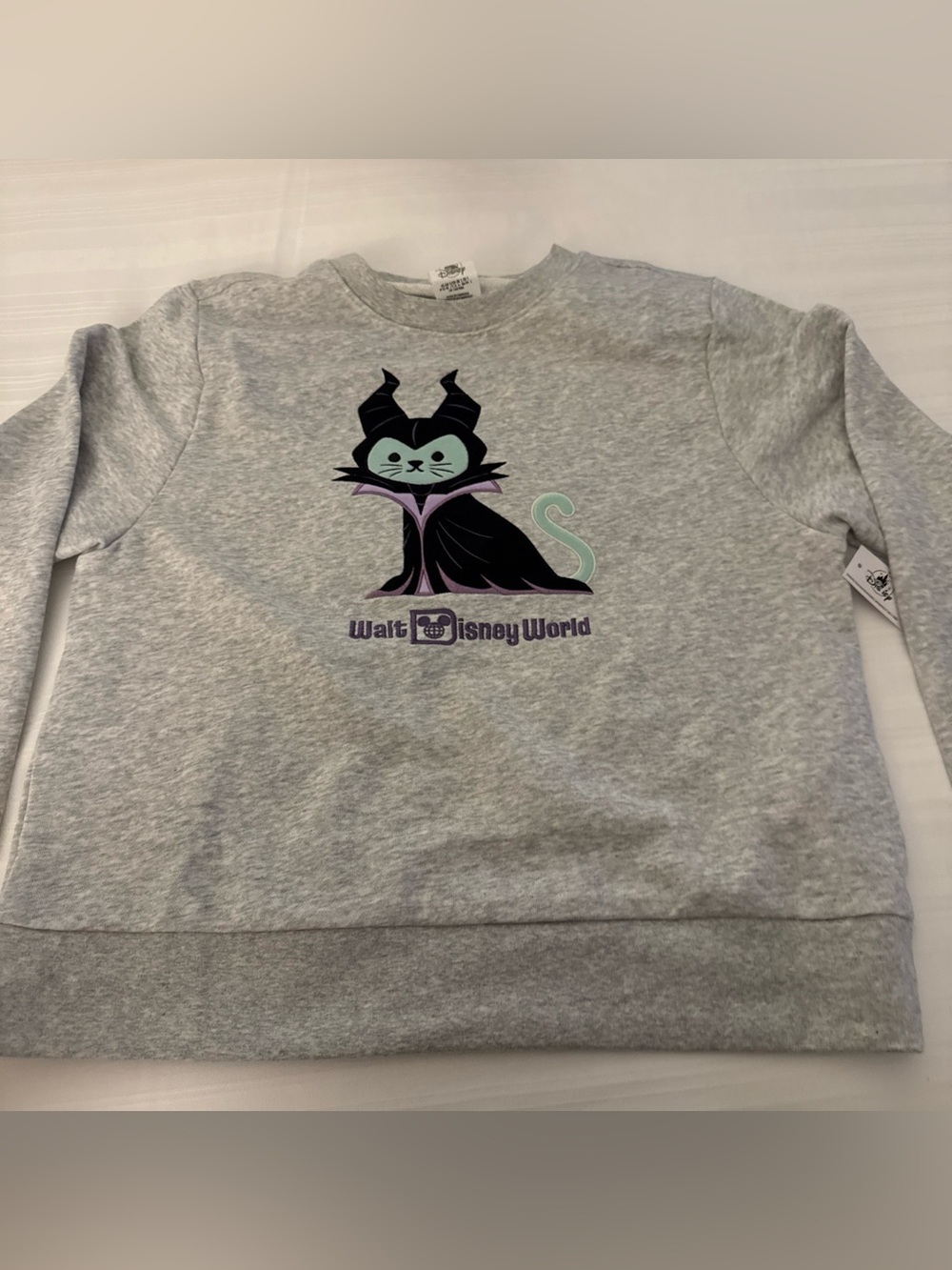 Disney Parks 2026 Halloween Maleficent Cat Pullover Sweatshirt S NWT